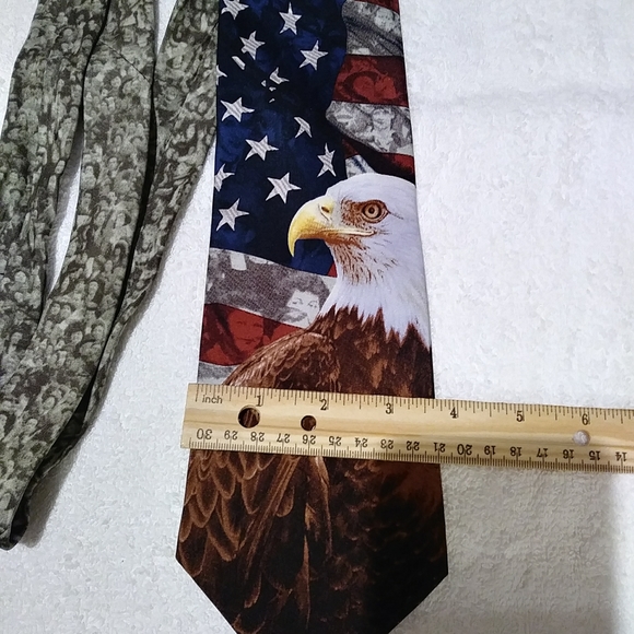 Eagles Wings necktie - Picture 1 of 5